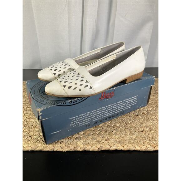 G.H Bass&Co Tailored Carbo White 1” Flats - Picture 3 of 11